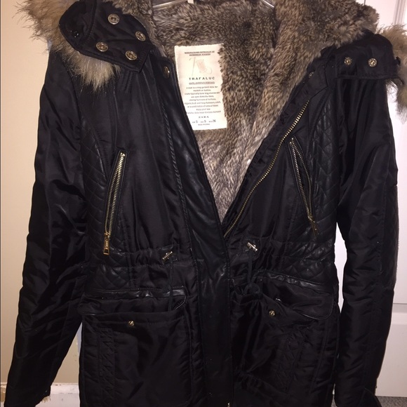 ❄️Black winter coat with faux fur trim ❄️