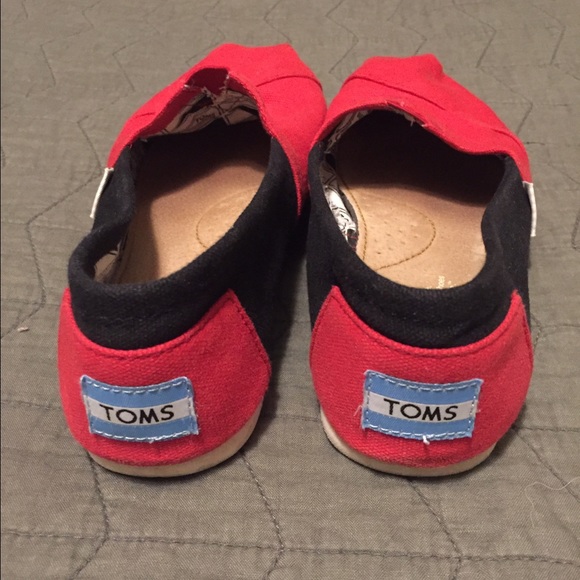 Red & Black Toms