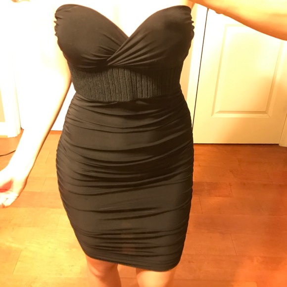 BEAUTIFUL BLACK STRAPLESS DRESS