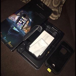 iPhone 5/ 5s life proof case