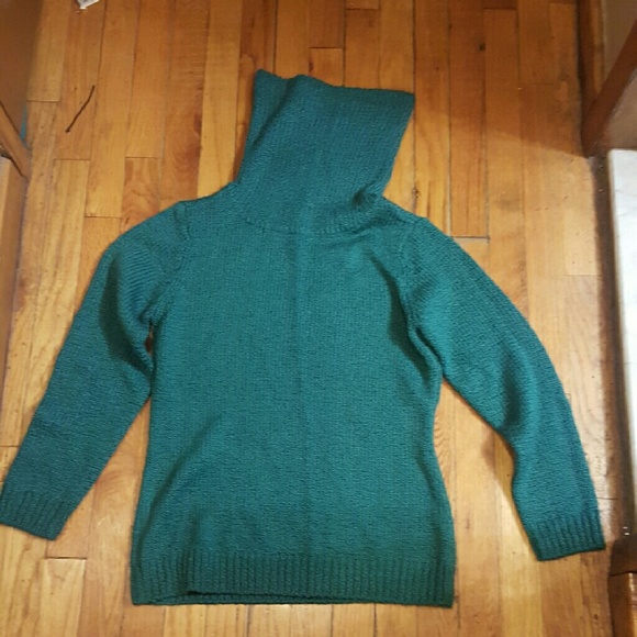 TURTLENECK - Picture 2 of 2