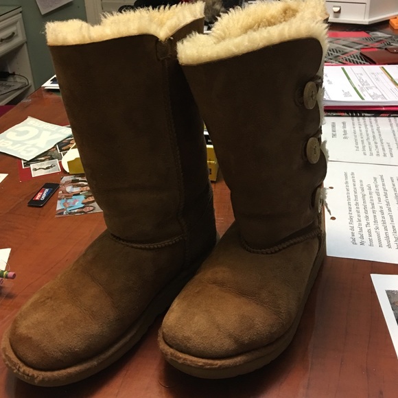 Ugg bailey button triplet II