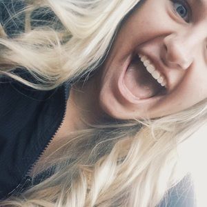 Meet your Posher, Chloe