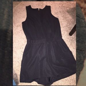 Cute juniors romper with pockets