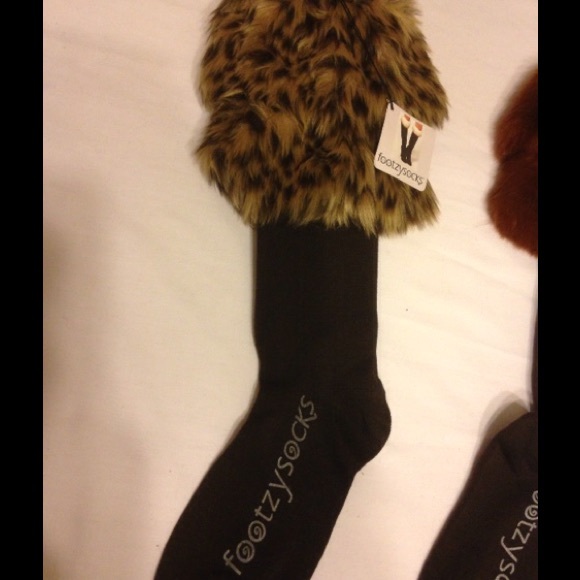Footzy Boot Sock with Fur Trim (Leopard Print) - Picture 3 of 4