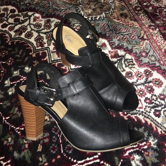 Fioni sandal
