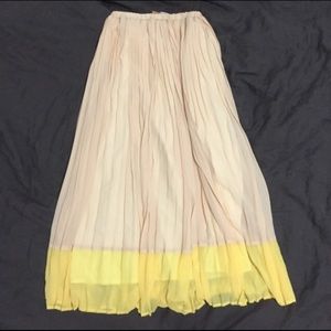 Pleated maxi skirt