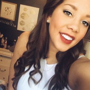 Meet your Posher, Alyssa