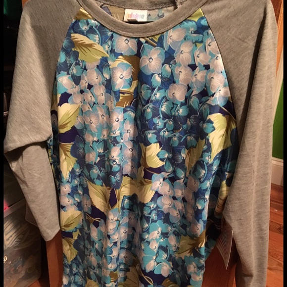NWT Lularoe Randy- blue hydrangeas