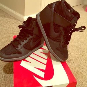 Nike Women's Sky Hi Dunk Sneakers 8.5