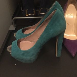 Vince camuto suede heels