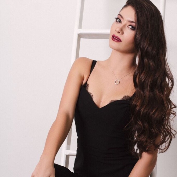 Meet your Posher, Allita - Picture 1 of 1