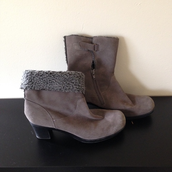 *SOLD* Weather Proof Boots