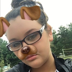 Meet your Posher, Chloe