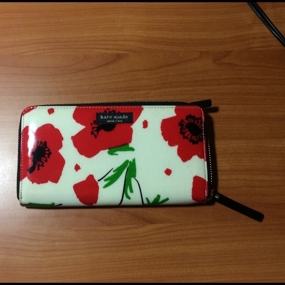 Kate Spade Vinyl Poppy Flower Wallet