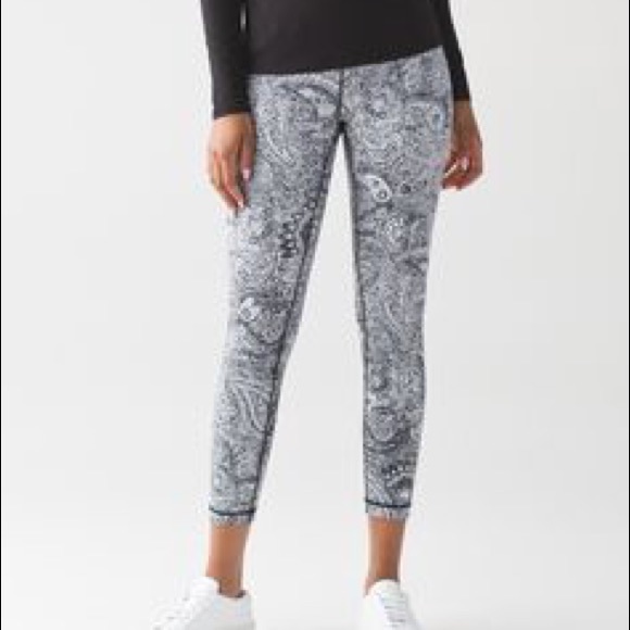 Lululemon 7/8 Full-On Luxtreme High Times pant