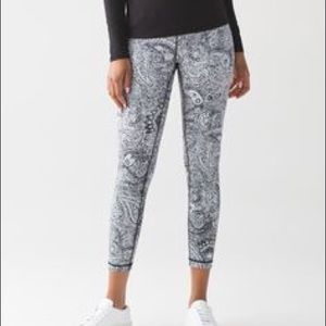 Lululemon 7/8 Full-On Luxtreme High Times pant