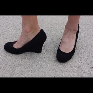 Black Wedge Pumps (8 wide)