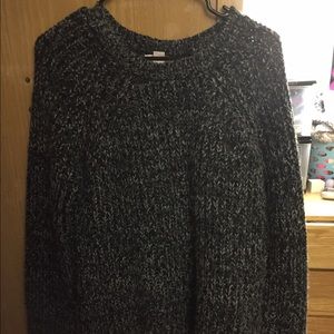 Black and while loose sweater