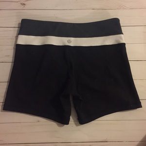 Lululemon Groove Reversible Short