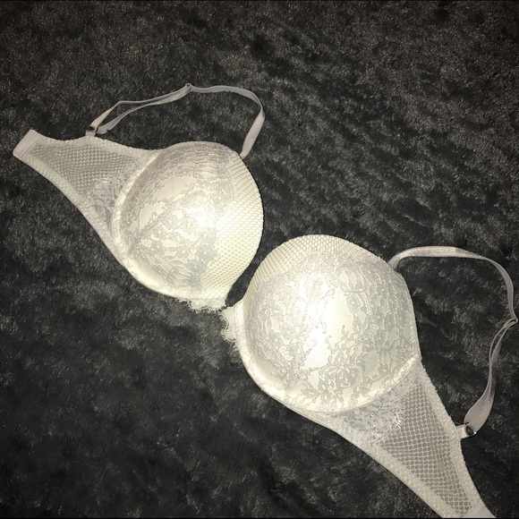 NWOT Victoria Secret Very Sexy Push-up 32DDD (32F)