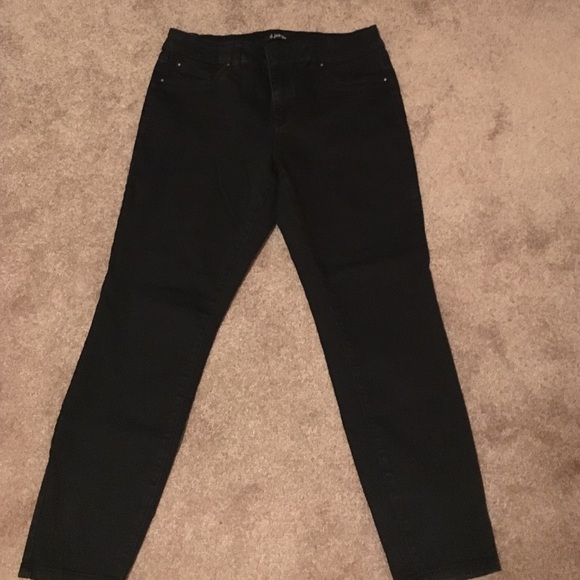 Final Sale!!!Black Jeggings❣️