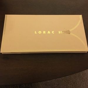 Lorac unzipped pallet
