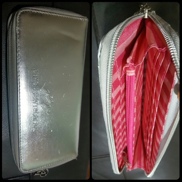 Victoria's Secret Zipper Wallet - Picture 8 of 12