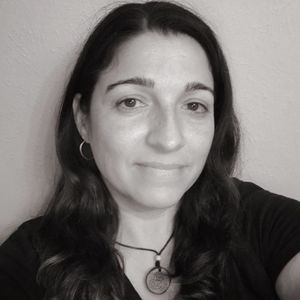 Meet your Posher, Mona