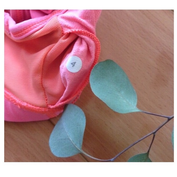Lululemon Free To Be Bra Size 4, coral - Picture 3 of 4