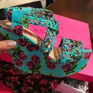 Floral multi colored Betty Johnson platform shoes