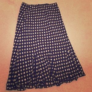 Mod skirt w classic detailing by Lily