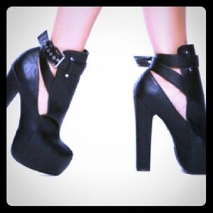 Black Platform Heels