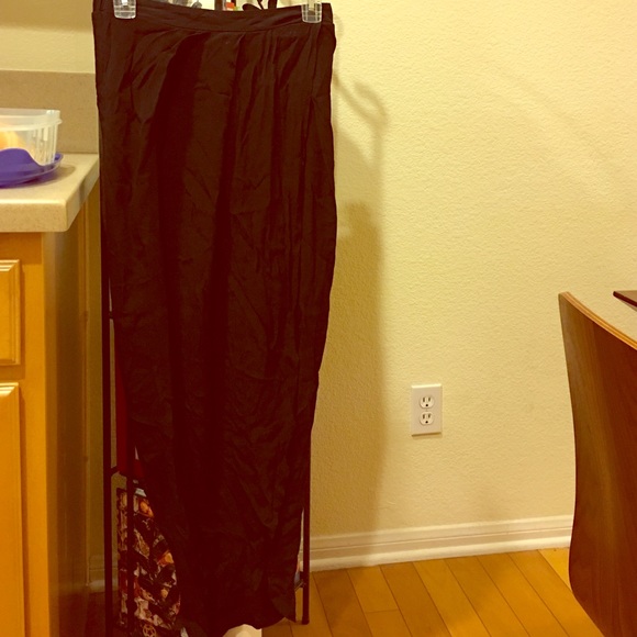 Long, tight and flowing skirt by ASTR.