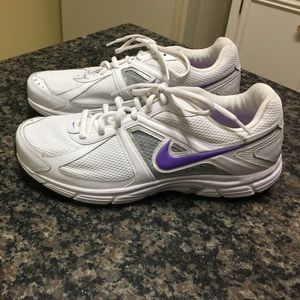 Nike white/purple tennis shoes.  NEVER WORN