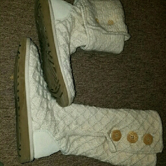 SOLD!!! White & gold knit uggs - Picture 1 of 2