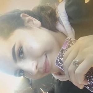 Meet your Posher, Gabriela