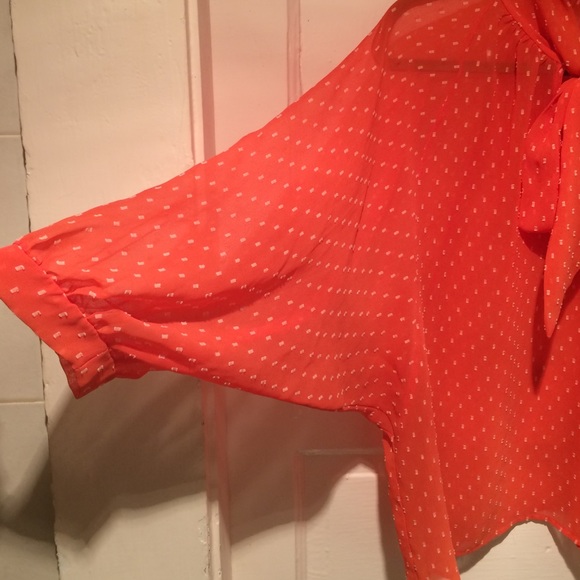 Coral Dolman with embossed dots - Picture 3 of 4