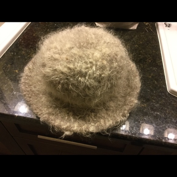 Rabbit hair hat - Picture 1 of 4