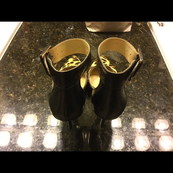 Cheetah high heel shoes - Picture 3 of 4