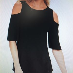 The Limited Cold Shoulder black top XS