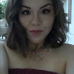 Meet your Posher, Olivia