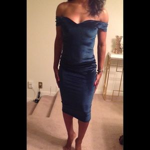 Green Velvet Sweetheart Neckline Dress