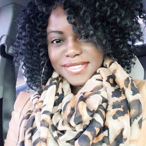 Meet your Posher, Ebony