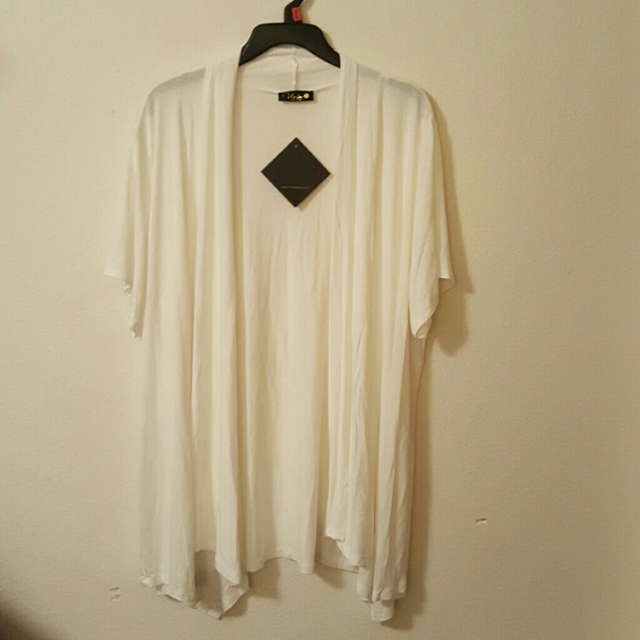 NWT! Ivory short sleeve cardigan. Size 2X