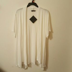 NWT! Ivory short sleeve cardigan. Size 2X