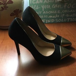Gold Toe Black Pumps