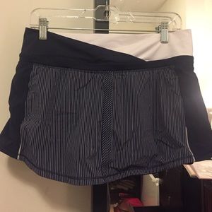 Lululemon navy & white tennis skirt size 8