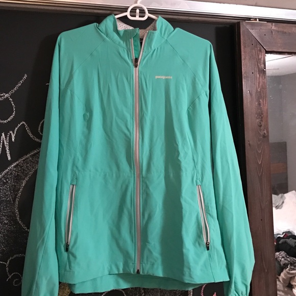 Women's teal Patagonia wind breaker L