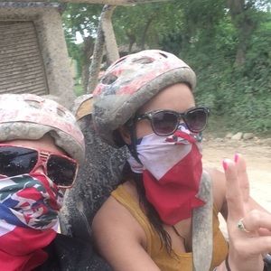 Meet your Posher, Yudith